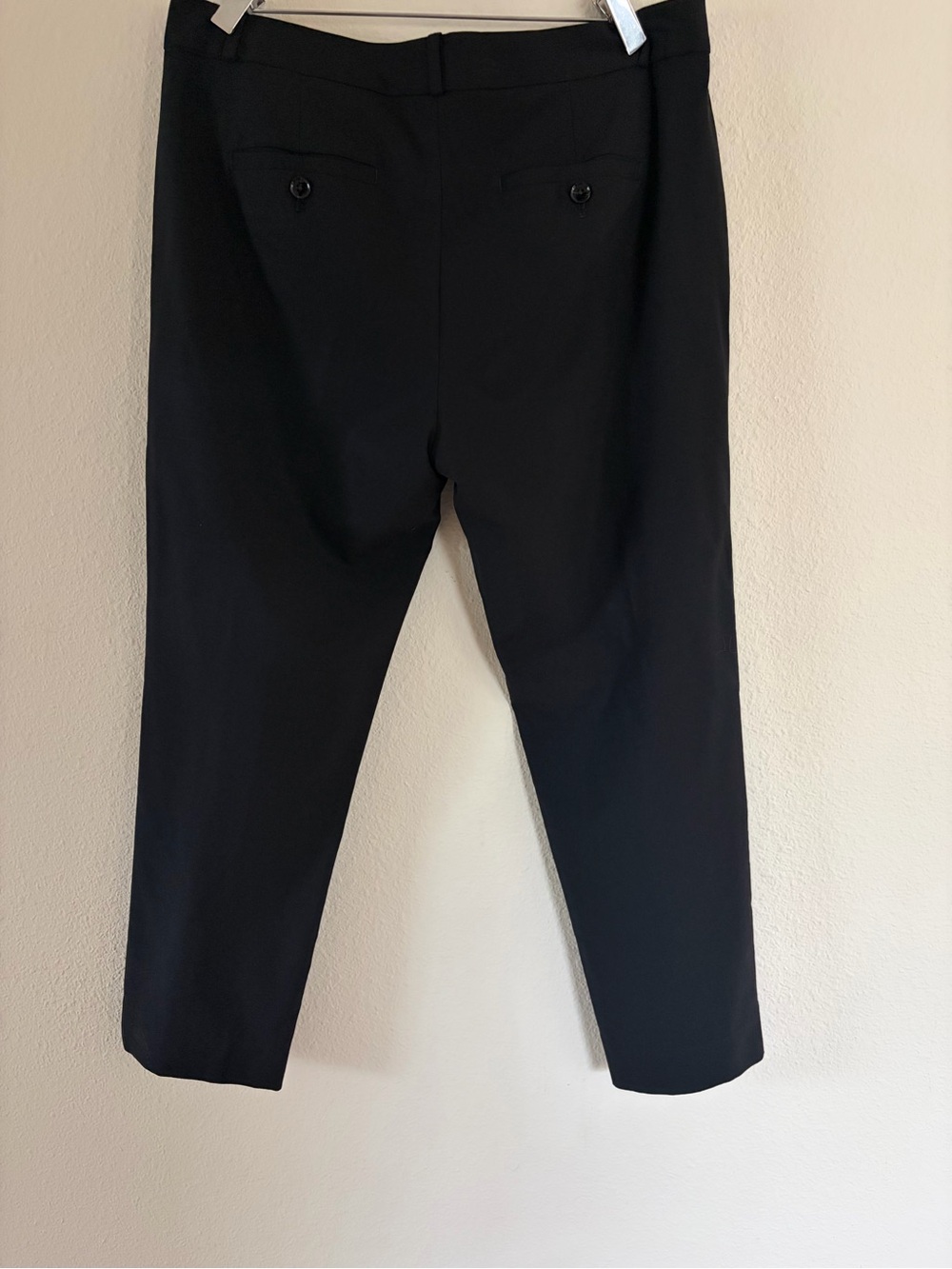 Banana Republic Women’s Black Ankle
Avery Cut Straight Pants Size 8 - Picture 10 of 16